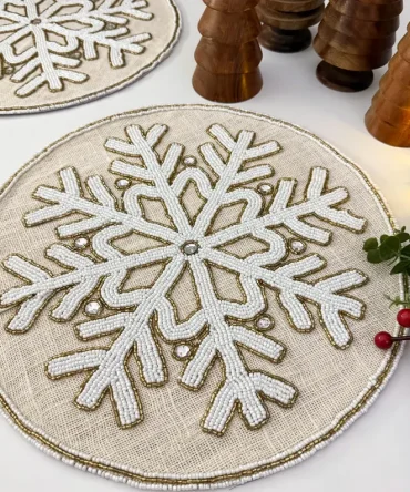 White Snowflake Pattern Round Beaded Christmas Placemat